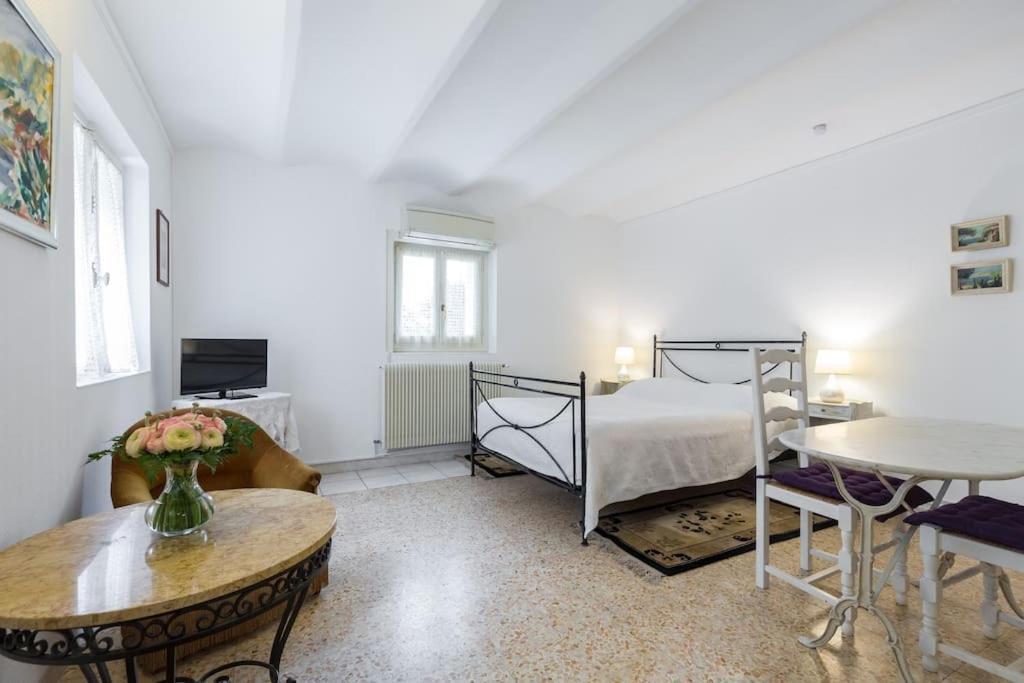 Aparthotel Résidence La Léonie 2*